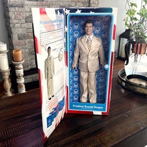 📦SOLD📦New! Vintage Ronald Reagan special edition talking action figure.